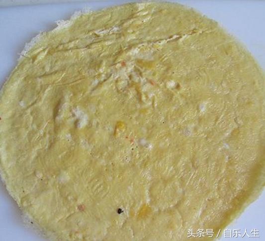 摊蛋皮视频,家常美味一招掌握